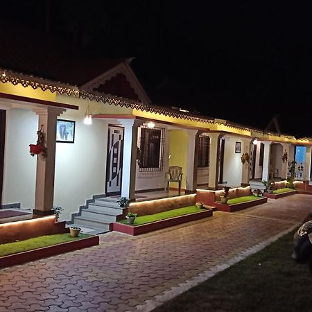 Viswamurti Resorts Chālsa Екстериор снимка