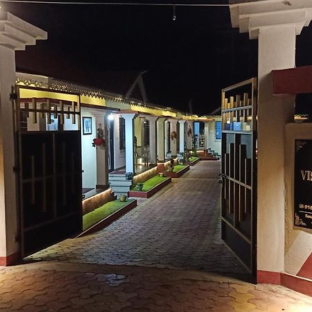 Viswamurti Resorts Chālsa Екстериор снимка