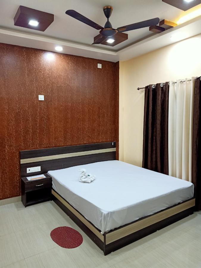 Viswamurti Resorts Chālsa Екстериор снимка